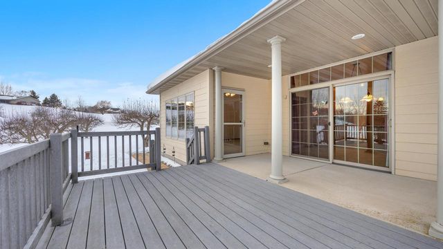 3011 Rolling Hills DRIVE, Manitowoc, WI 54220