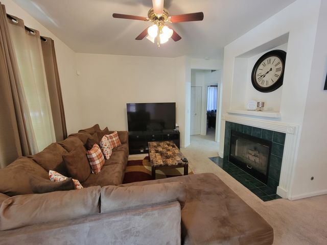 1343 Providence Circle, Elgin, IL 60120