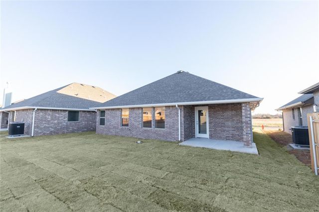 12321 SW 32nd Street, Yukon, OK 73099
