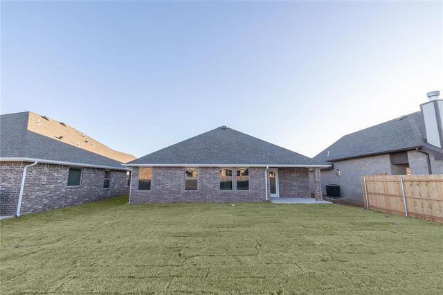 12321 SW 32nd Street, Yukon, OK 73099
