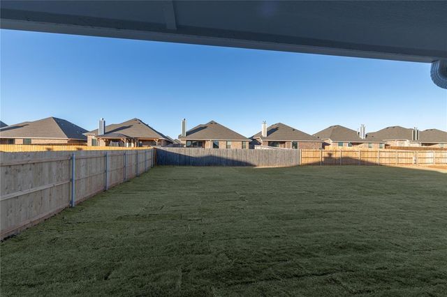 12321 SW 32nd Street, Yukon, OK 73099