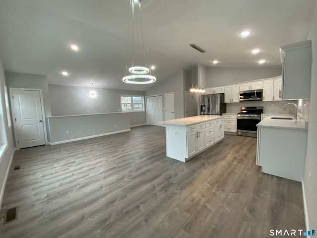 31 Hinman Street, West Haven, CT 06516