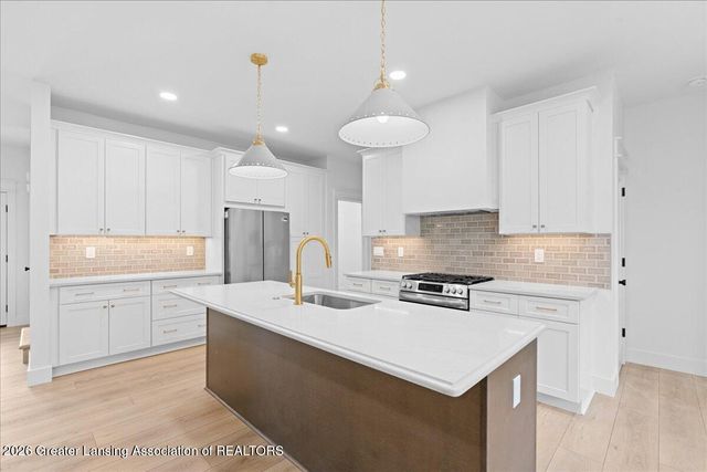 2531 Fedewood, Dewitt, MI 48820