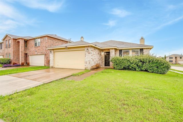 3944 Foxhound Lane, Fort Worth, TX 76123