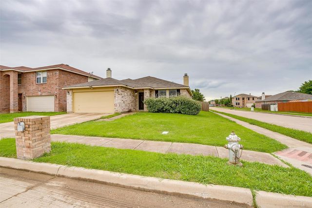 3944 Foxhound Lane, Fort Worth, TX 76123