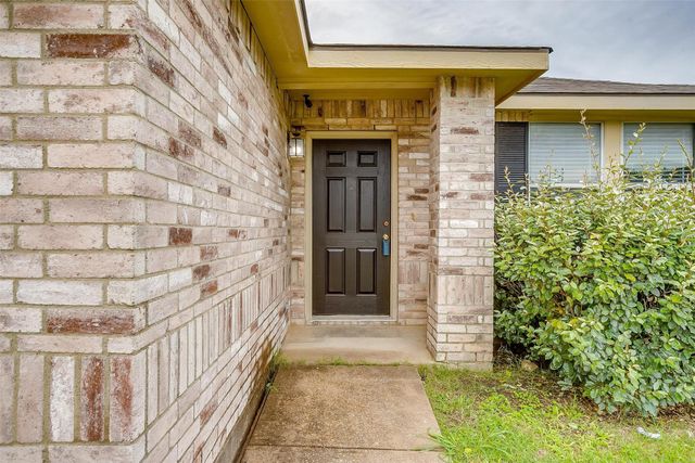 3944 Foxhound Lane, Fort Worth, TX 76123