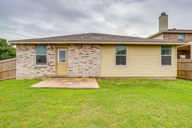 3944 Foxhound Lane, Fort Worth, TX 76123