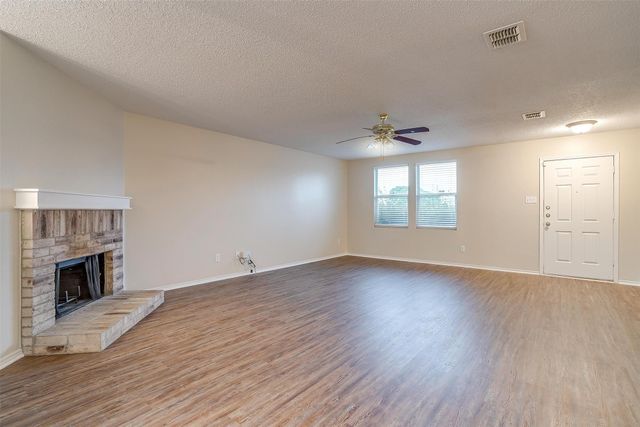 3944 Foxhound Lane, Fort Worth, TX 76123
