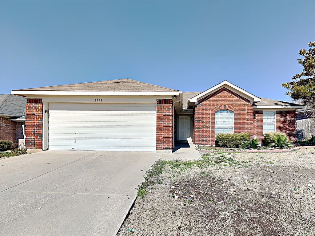 3712 Garden Springs Drive, Fort Worth, TX 76123