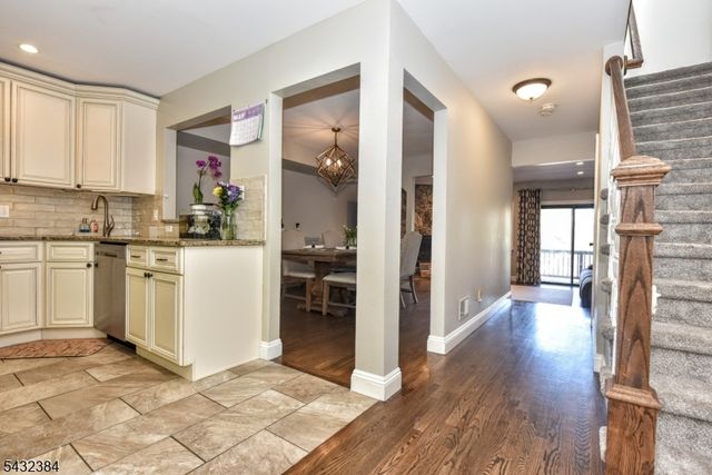 15 Brookside Hts B, Wanaque Boro, NJ 07465