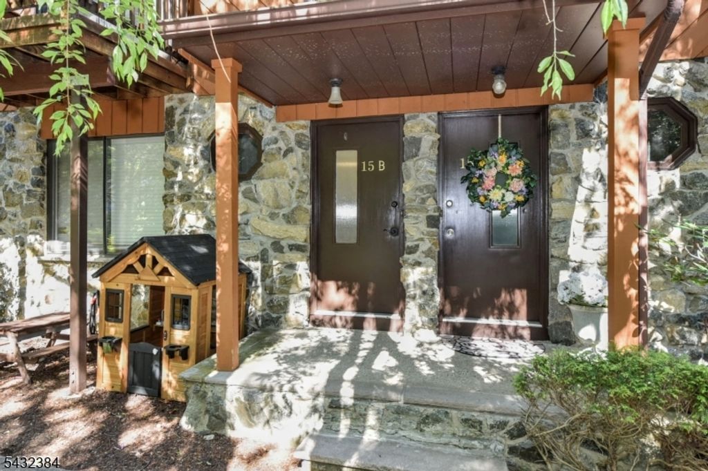 15 Brookside Hts B, Wanaque Boro, NJ 07465