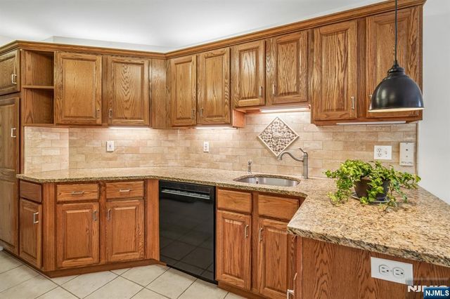 69 Turnberry Road 2, Little Falls, NJ 07424