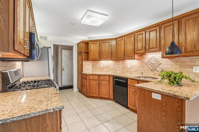 69 Turnberry Road 2, Little Falls, NJ 07424