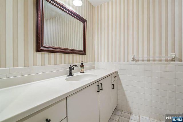 69 Turnberry Road 2, Little Falls, NJ 07424