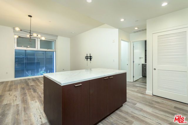 630 W 6th Street 207, Los Angeles, CA 90017