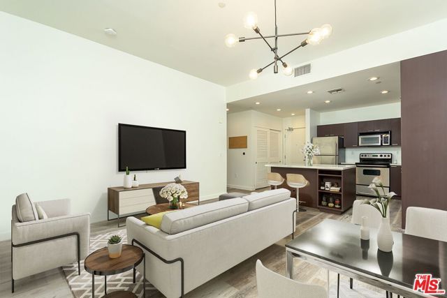 630 W 6th Street 207, Los Angeles, CA 90017