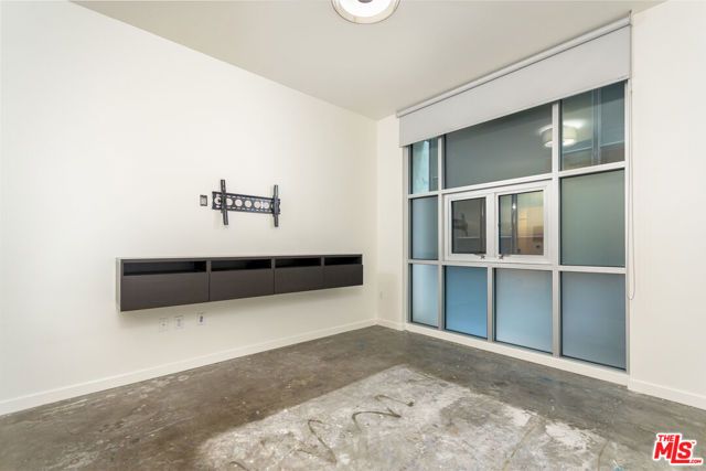 630 W 6th Street 207, Los Angeles, CA 90017