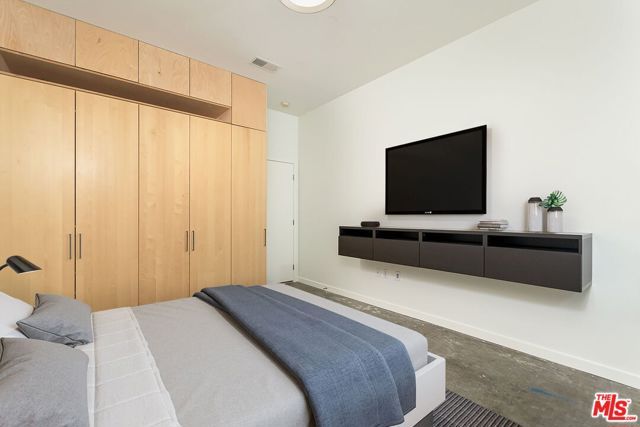630 W 6th Street 207, Los Angeles, CA 90017