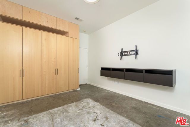 630 W 6th Street 207, Los Angeles, CA 90017