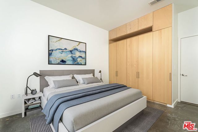 630 W 6th Street 207, Los Angeles, CA 90017