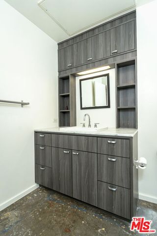 630 W 6th Street 207, Los Angeles, CA 90017