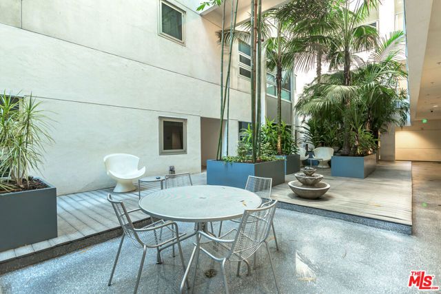 630 W 6th Street 207, Los Angeles, CA 90017