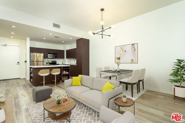 630 W 6th Street 207, Los Angeles, CA 90017