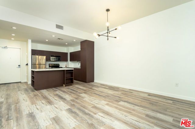 630 W 6th Street 207, Los Angeles, CA 90017