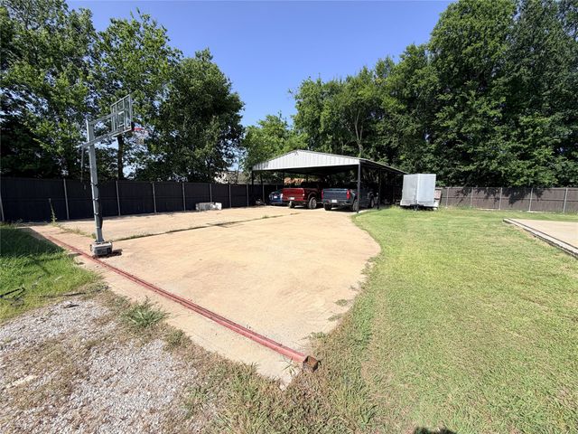 222 County Road 876, Princeton, TX 75407