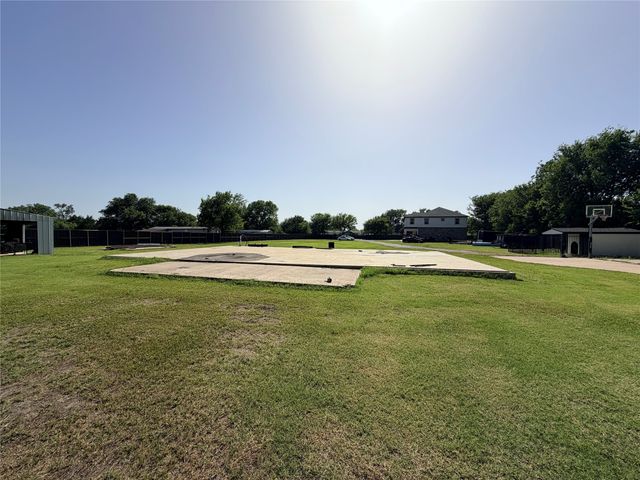 222 County Road 876, Princeton, TX 75407
