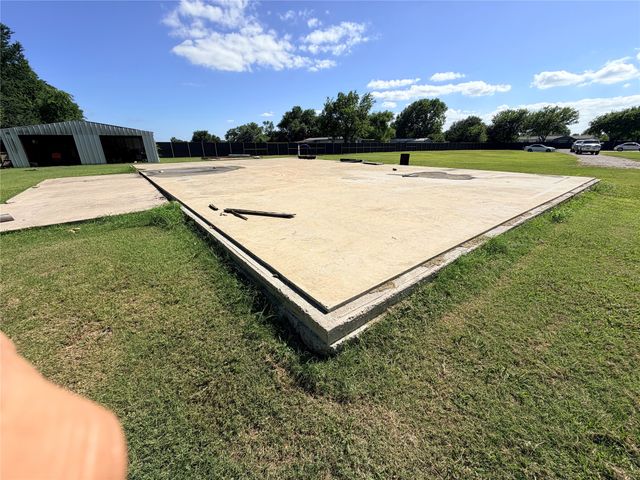 222 County Road 876, Princeton, TX 75407