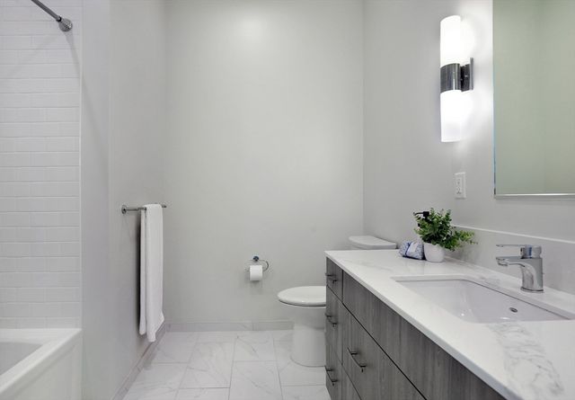10 Shipyard Drive 317, Hingham, MA 02043