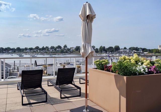 10 Shipyard Drive 317, Hingham, MA 02043