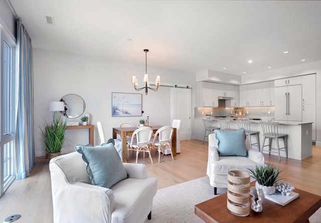 10 Shipyard Drive 317, Hingham, MA 02043