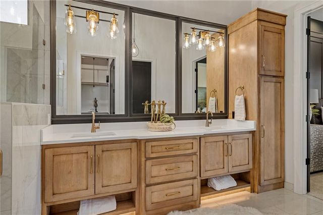 11535 S Sunray Drive, Olathe, KS 66061