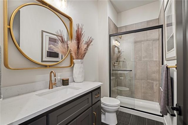 11535 S Sunray Drive, Olathe, KS 66061