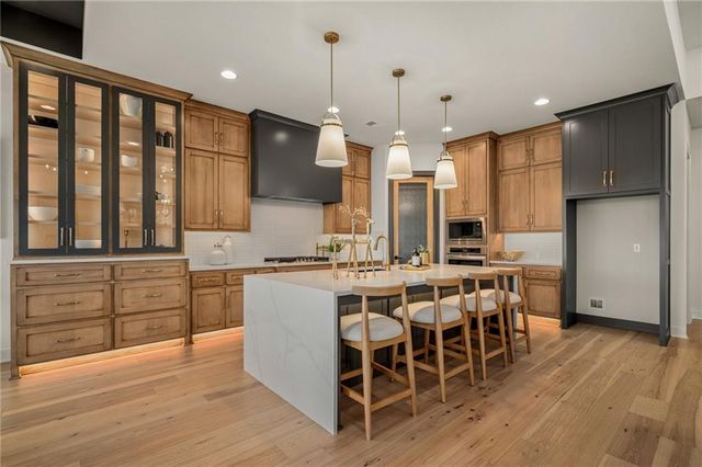 11535 S Sunray Drive, Olathe, KS 66061