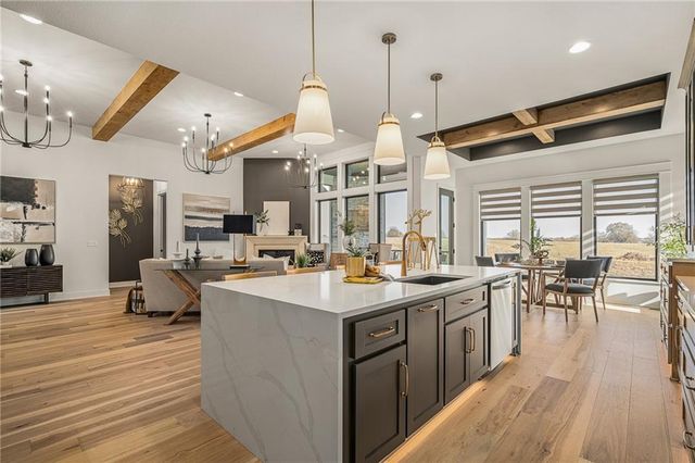 11535 S Sunray Drive, Olathe, KS 66061