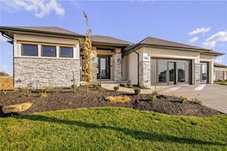 11535 S Sunray Drive, Olathe, KS 66061