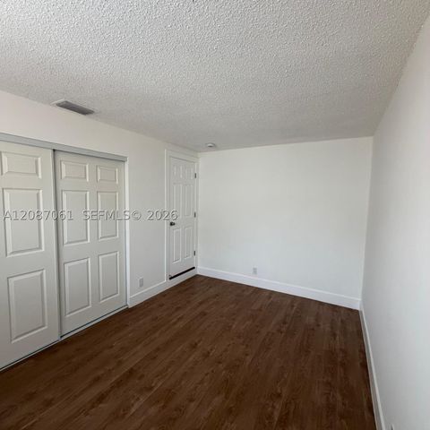 3932 NW 39th Ave, Lauderdale Lakes, FL 33309