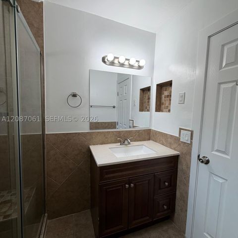 3932 NW 39th Ave, Lauderdale Lakes, FL 33309