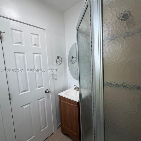 3932 NW 39th Ave, Lauderdale Lakes, FL 33309