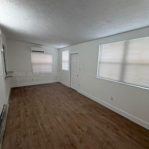 3932 NW 39th Ave, Lauderdale Lakes, FL 33309