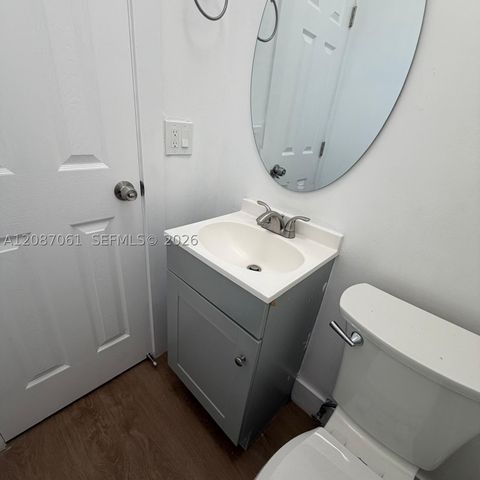 3932 NW 39th Ave, Lauderdale Lakes, FL 33309