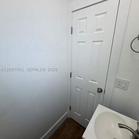 3932 NW 39th Ave, Lauderdale Lakes, FL 33309