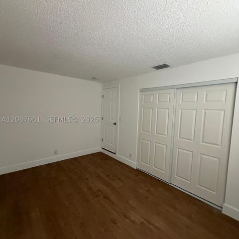 3932 NW 39th Ave, Lauderdale Lakes, FL 33309