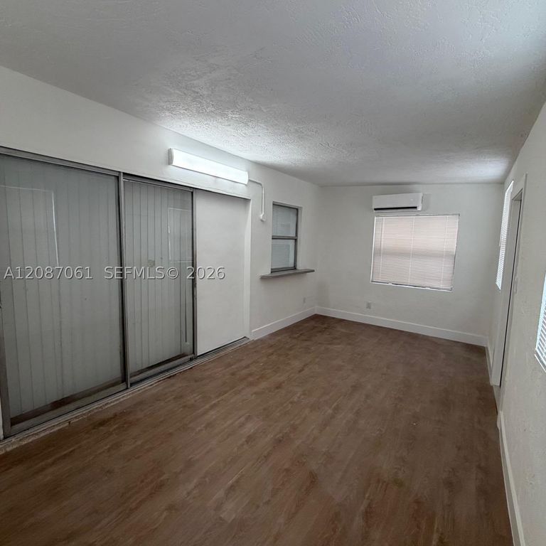 3932 NW 39th Ave, Lauderdale Lakes, FL 33309