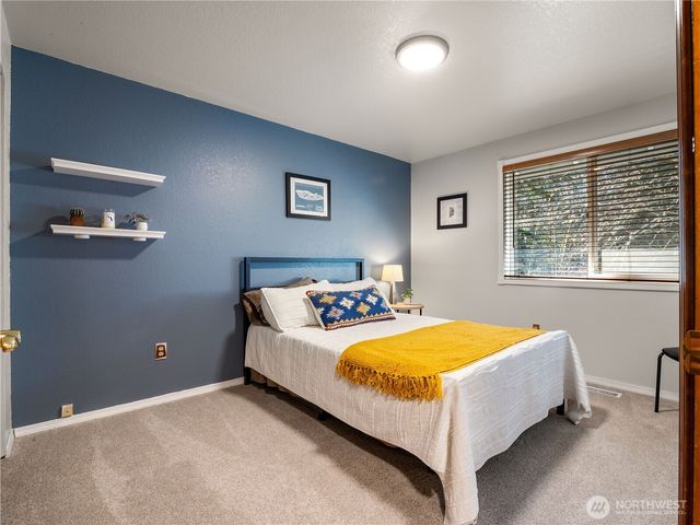 6801 183rd Avenue E, Bonney Lake, WA 98391