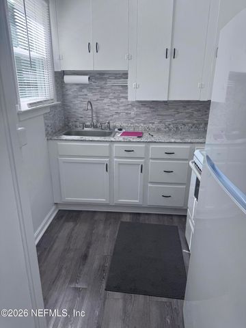 7307 CLINTON Street, Jacksonville, FL 32208