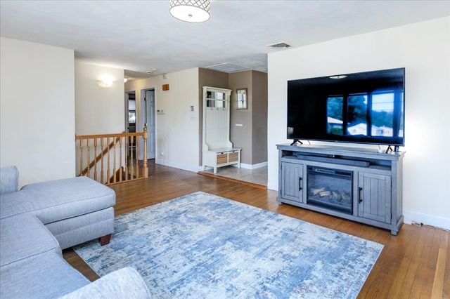8 Judith Road, Peabody, MA 01960